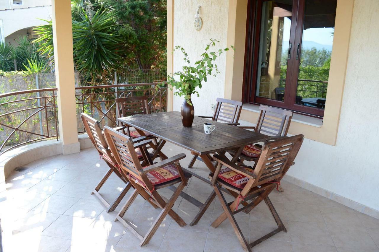 Villa Bella Loukisia Loukissia Exterior photo